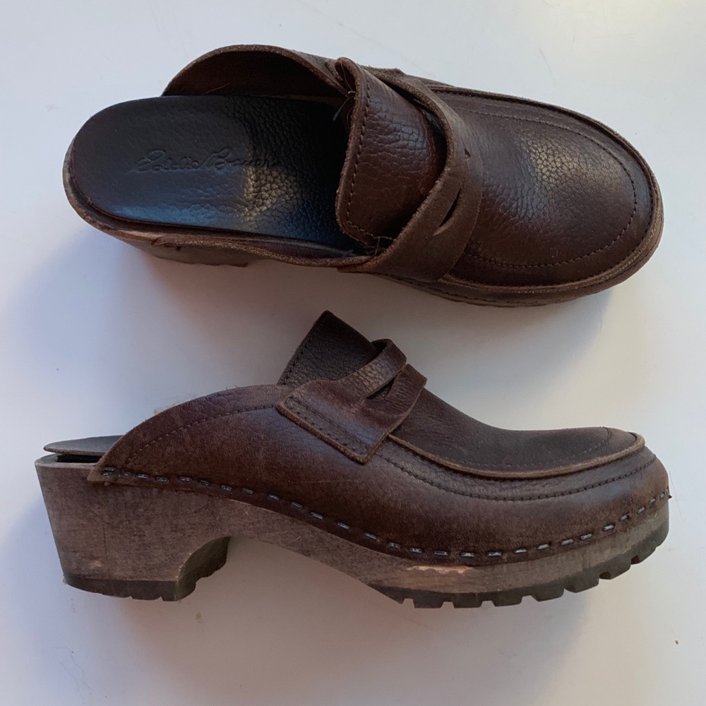 Eddie Bauer Classic Vintage Leather Clogs